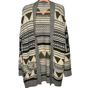 Charlotte Russe Geometric Patterned Cardigan